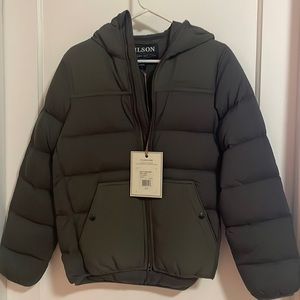 BRAND NEW! Filson Women’s Featherweight Down Jacket.
